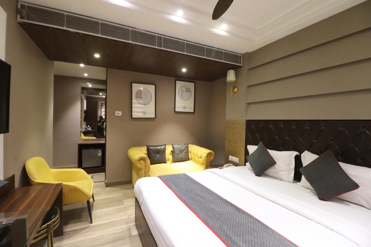 Oak Plaza New Delhi- Homely Atmosphere Экстерьер фото